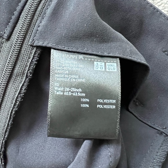 Uniqlo Pleated Shorts - Picture 3 of 3